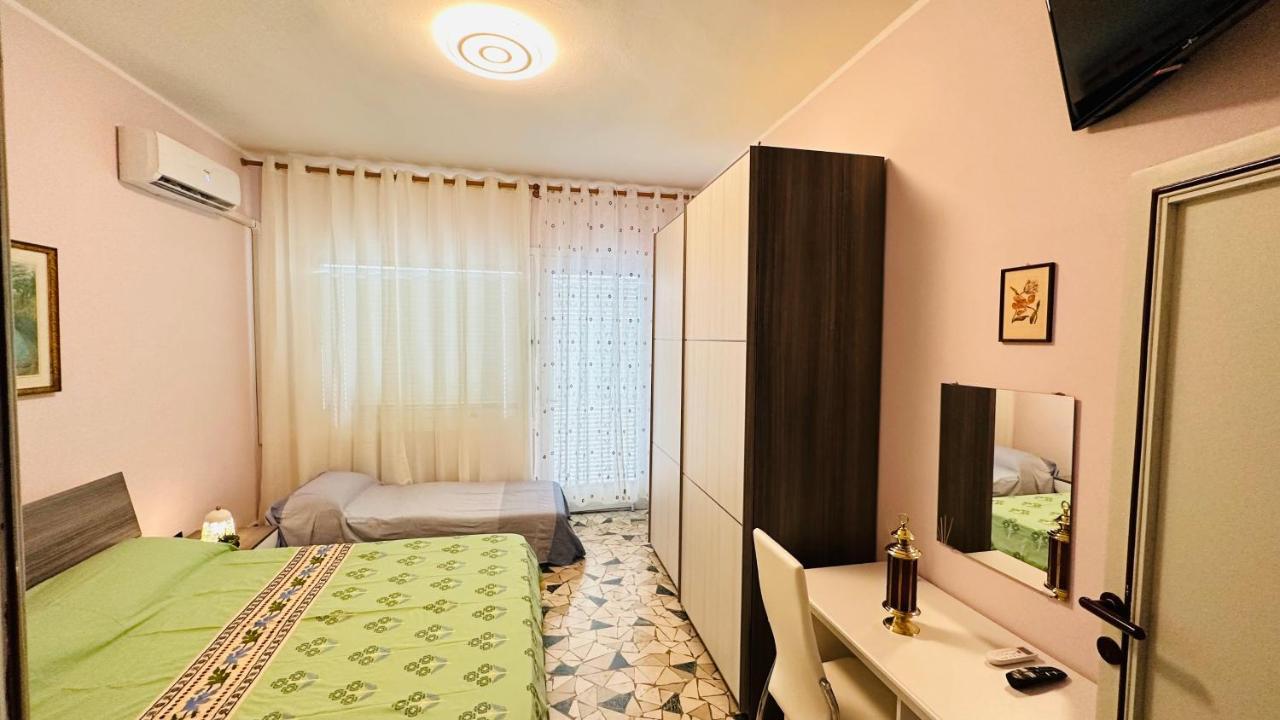 B&B Peace 2 Pisa Bagian luar foto
